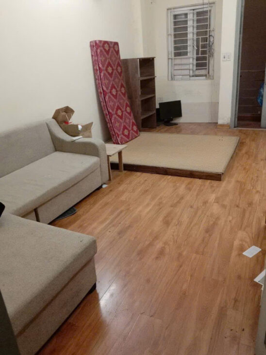 cần bán nhà trong ngõ phố tam trinh