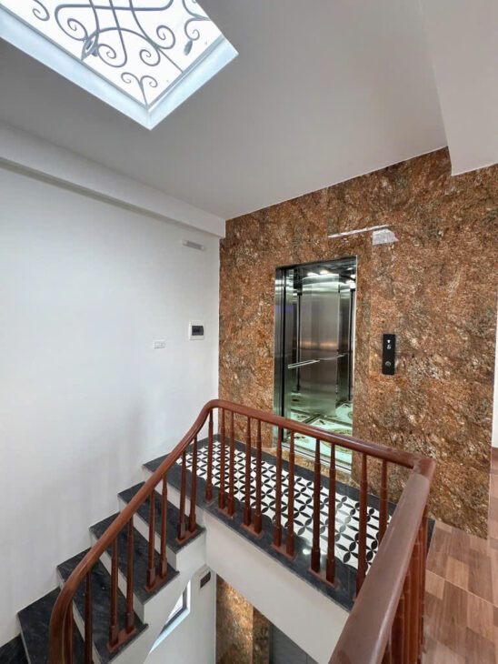 Thạch Bàn – Nhà mới tinh – Thang máy – Ô tô – 50m2 chỉ hơn 8 t.ỷ