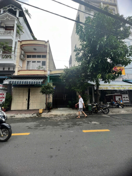 Bán nhà MT Đường Nguyên Văn Tố Ph Tân Thành. Dt 4.05x19m Nhà c4 + ghác lủng. Vị trí ok Giá 10,2 tỷ
