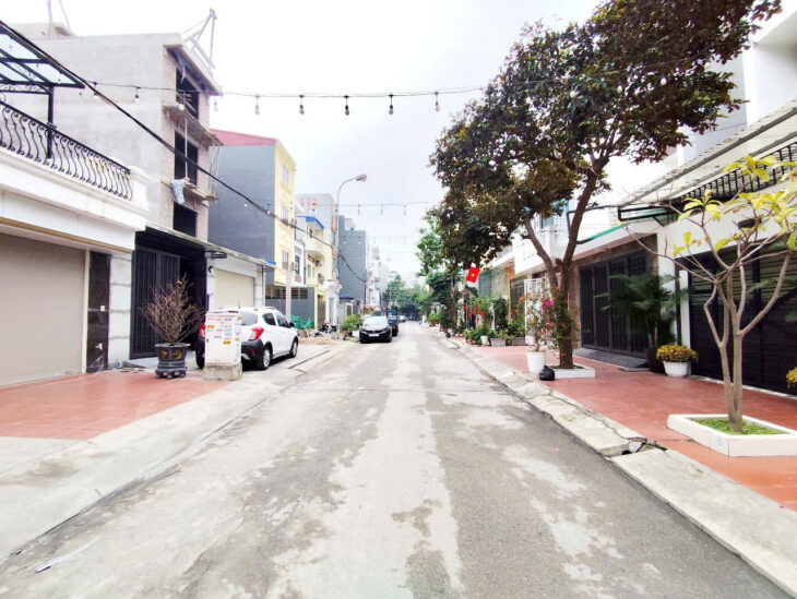 Nhà phân lô 739 Nguyễn Văn Linh, 80m 4 tầng, Thang Máy, giá 7.5 tỉ