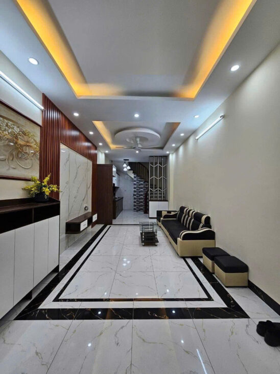 Tư Đình – Nhà 5 tầng 38m2 – Ô tô đỗ cửa – chỉ 6.9 tỷ