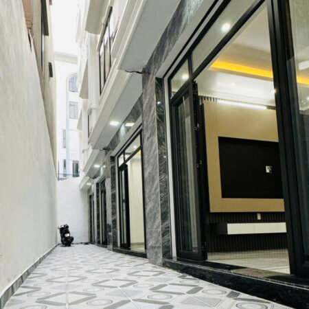 Bán nhà xây mới 50m 4 tầng Thiên Lôi gần AEON giá 3.35 tỉ ngõ cực nông Bán nhà xây mới 50m 4 tầng Thiên Lôi gần AEON giá 3.35 tỉ ngõ cực nông