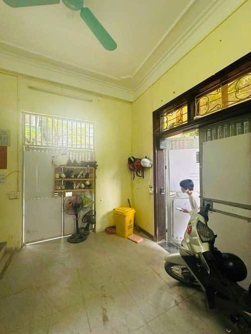 Phân lô ,2 ô tô tránh,lô góc,ngõ thông,kinh doanh đỉnh,38m2,5T,12 TỶ