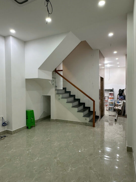 CHO THUÊ NHÀ NGUYÊN CĂN PHAN ĐÌNH PHÙNG P2 ĐÀ LẠT – 5 TẦNG, 8PN, THANG MÁY, MẶT BẰNG KD