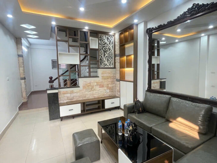 Trung tâm Thạch Bàn – Nhà dân xây – 2 thoáng – 43.5m2 chỉ 5.8 tỷ