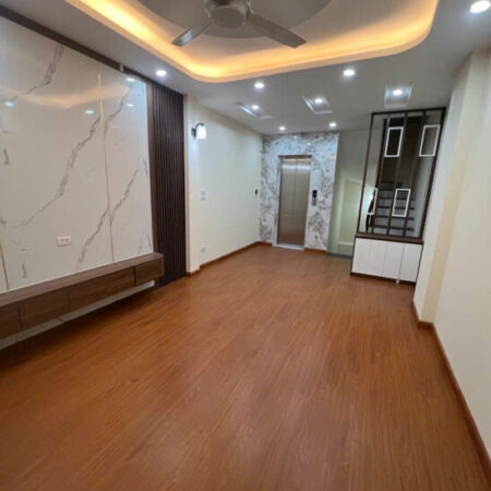 Nhỉnh 7 tỷ – Thạch Bàn – Thang máy xịn sò -36m2 x 6 tầng