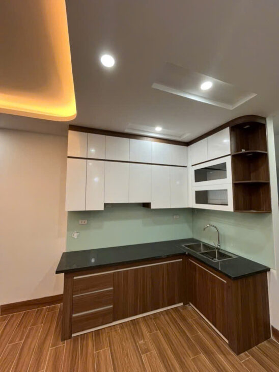 Nhỉnh 7 tỷ – Thạch Bàn – Thang máy xịn sò -36m2 x 6 tầng