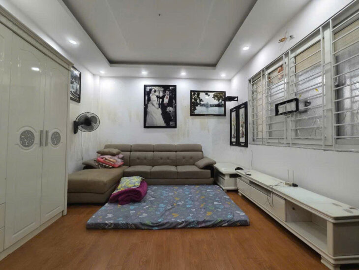 BÁN NHÀ 31m 5 T – NGÕ NÔNG BỒ ĐỀ, LONG BIÊN Giá 6,5ty oto KD