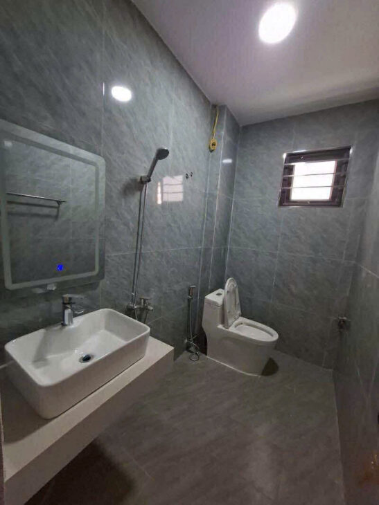 Bán Nhà Lĩnh Nam 32m 5 Tầng 4 Phòng Ngõ Thông Ô Tô Vào Nhà Sổ Đỏ