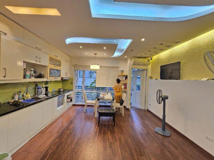 SIÊU PHẨM CHDV CỰC HIẾM KHU CHÙA HÀ – ANH EM MẶT PHỐ – Ô TÔ TRÁNH DỪNG ĐỖ TRƯỚC NHÀ – MẤY BƯỚC CHÂN