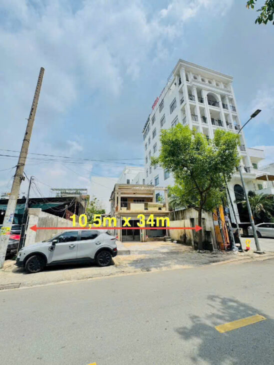 Bán khuôn đất rất đẹp xây cao tầng Mặt Tiền Đường Quốc Hương, P. Thảo Điền, TP Thủ Đức.