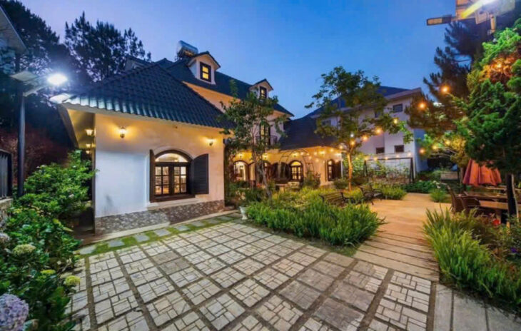 CHO THUÊ VILLA SÂN VƯỜN 4 PHÒNG NGỦ KDL NAM HỒ PHƯỜNG 11 TP ĐÀ LẠT 30TR/THÁNG