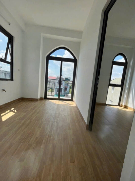 NHÀ ĐẸP LÔ GÓC 42m – 4 NGỦ – GẦN VINHOMES LONG BIÊN – NHỈNH 5 TỶ