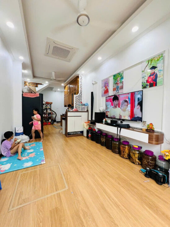 NHÀ ĐẸP PHỐ QUAN NHÂN NGÕ THOÁNG, VỀ Ở NGAY 35M, GIÁ 7.3 TỶ.