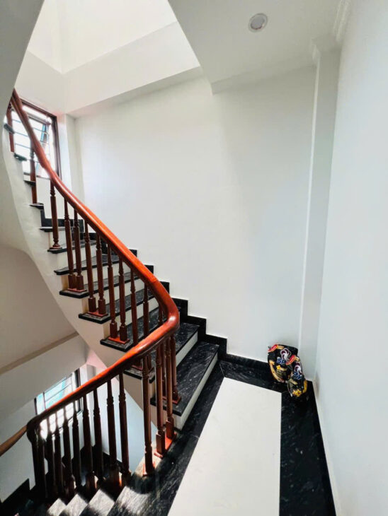 NHÀ ĐẸP PHỐ QUAN NHÂN NGÕ THOÁNG, VỀ Ở NGAY 35M, GIÁ 7.3 TỶ.