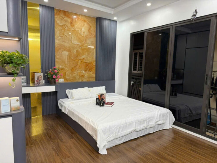 NHÀ ĐẸP GẦN PHỐ THÁI HÀ VỀ Ở NGAY TẶNG NỘI THẤT, 8.1 TỶ.