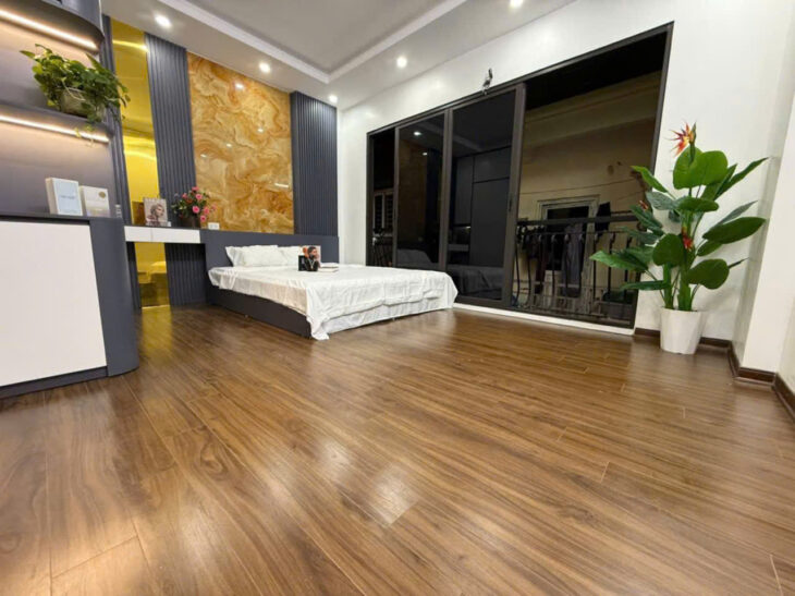 NHÀ ĐẸP GẦN PHỐ THÁI HÀ VỀ Ở NGAY TẶNG NỘI THẤT, 8.1 TỶ.