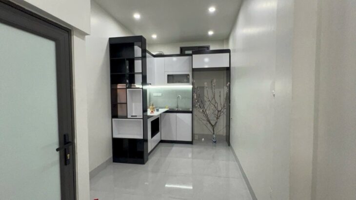 NHÀ ĐẸP Ở LUÔN PHỐ NGUYỄN LƯƠNG BẰNG-DT 31M2-4 TẦNG-FULL NỘI THẤT GIÁ CHỈ 6.8 TỶ
