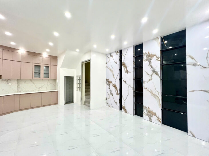 Bán Nhà Lô Góc 3 Mặt Thoáng Phố Lương Khánh Thiện – Nhà 5 Tầng, Đang Cho Thuê Spa 25 Triệu/Tháng