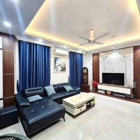 Nhà đẹp gần Nguyễn Phong Sắc – 6 tầng – 35m² – 8.9 tỷ