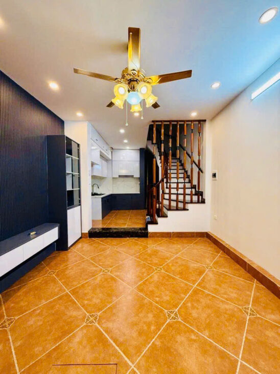 Nhà gần Nguyễn Văn Huyên – 36m² x 6T – view thoáng – 9.2 tỷ