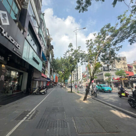 MẶT PHỐ CHÙA BỘC VÍP ĐỐNG ĐA,LÔ GÓC,SIÊU KINH DOANH