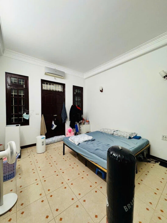 BÁN NHÀ CỰC HIÊM – CẦU GIẤY – GIẢM SỐC CÒN 19.35 TỶ ???? Ô TÔ VÀO NHÀ – 30M RA MẶT PHỐ – NHÀ MỚI ĐẸP