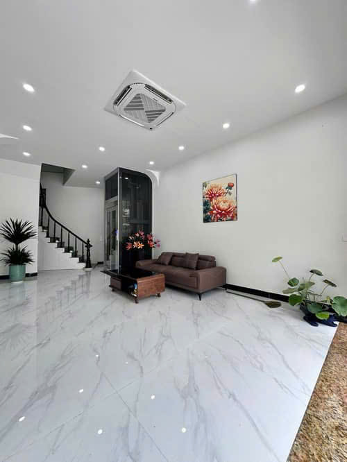 MẶT PHỐ Ô CHỢ DỪA,NHÀ DÂN MỚI XÂY,LÔ GÓC ,VỈA HÈ,KINH DOANH