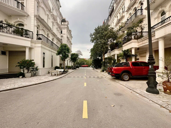 Hàng hiếm , LK Louis Đại Mỗ vỉ hè oto view vườn hoa nhỉnh 30ty 100m 5T