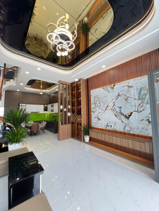 nhà 2 mặt tiền