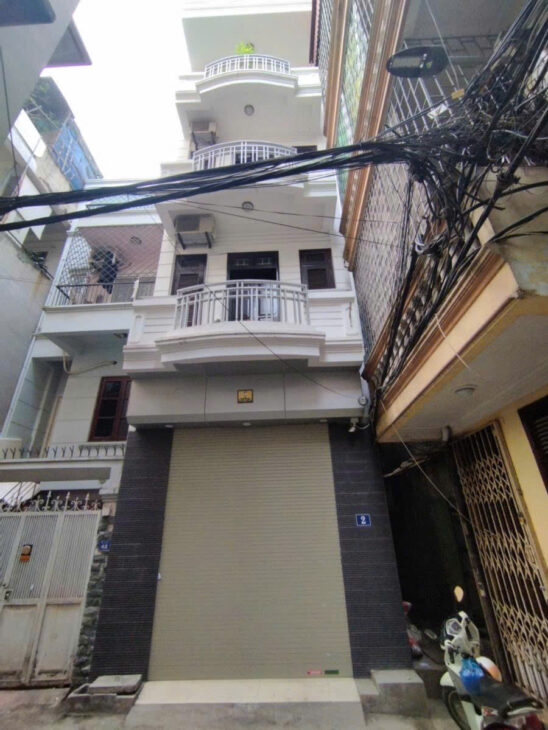 🏡 BÁN NHÀ PHÂN LÔ TRUNG KÍNH – VỈA HÈ – Ô TÔ TRÁNH – KINH DOANH – 3 MẶT THOÁNG 📍 VỊ TRÍ ĐẸP ,