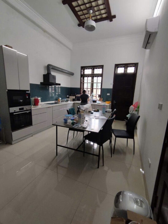 🏡 BÁN NHÀ PHÂN LÔ TRUNG KÍNH – VỈA HÈ – Ô TÔ TRÁNH – KINH DOANH – 3 MẶT THOÁNG 📍 VỊ TRÍ ĐẸP ,