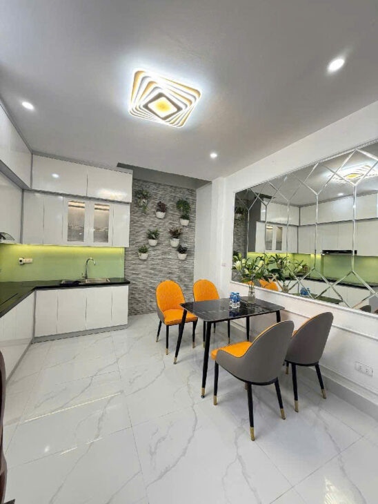 NHÀ ĐẸP PHỐ HOÀNG NGÂN NGÕ THOÁNG, Ở NGAY, GIÁ 7.5 TỶ.