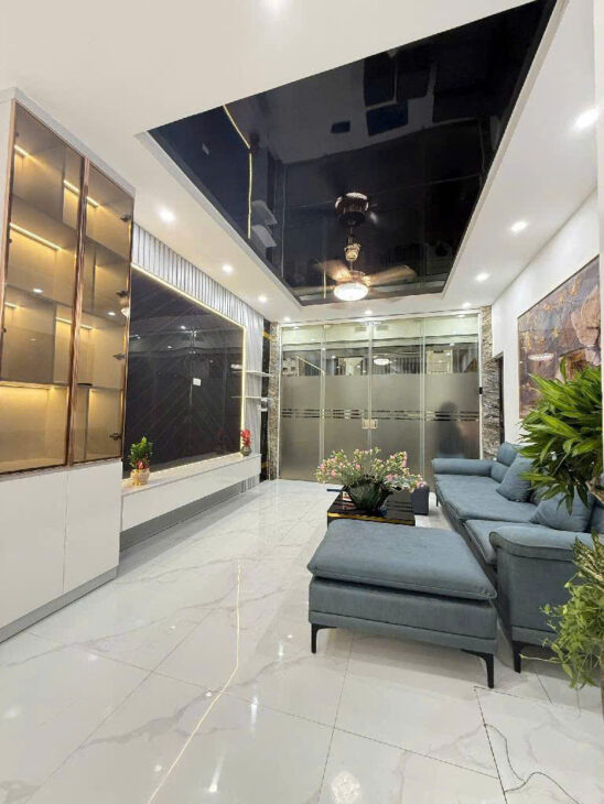 NHÀ ĐẸP PHỐ HOÀNG NGÂN NGÕ THOÁNG, Ở NGAY, GIÁ 7.5 TỶ.