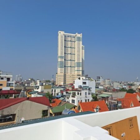 BÁN NHÀ LÔ GÓC NGUYỄN VĂN CỪ – THANG MÁY – Ô TÔ TRÁNH – GIÁ 13,9 TỶ ???? Vị trí đắc địa – Duy nhất