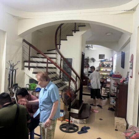 bán nhà vị trí đẹp khu vực tam trinh