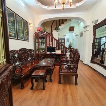 Bán nhà dân xây Khương Hạ- cách ô tô 20m- Nhà cao cửa rộng- Gỗ Lim- 40m2