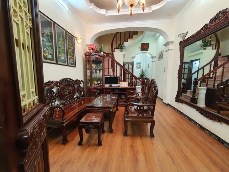 Bán nhà dân xây Khương Hạ- cách ô tô 20m- Nhà cao cửa rộng- Gỗ Lim- 40m2