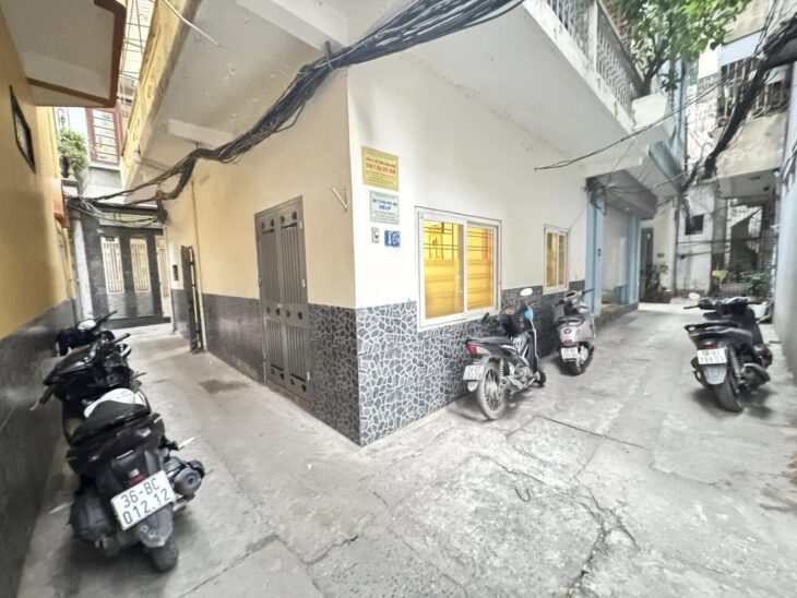 Bán nhà Lô Góc 3 Thoáng-Dương Quảng Hàm 37/51m, 3Tầng, MT 7.5m 13.5 Tỷ, gần phố