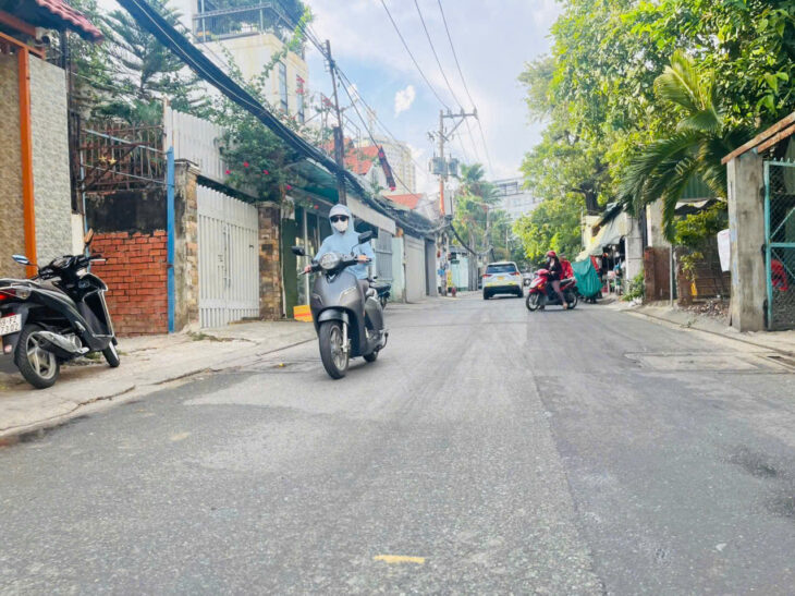 Nhà 2 tầng BTCT – mặt tiền – thảo điền – kinh doanh tốt – nhỉnh 17 tỷ.