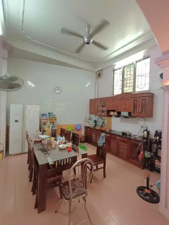 Bán nhà ngõ Mễ Trì Thượng, Nam Từ Liêm. DT 55m2 x 5T, 4PN, Sổ đỏ, Giá 14 tỷ. LH: 0937651883