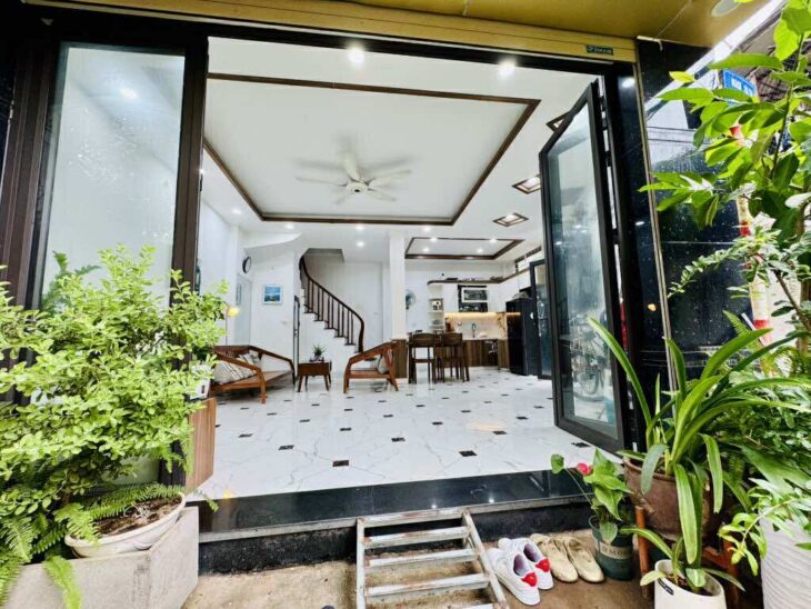 Siêu Phẩm Tân Mai – Nhà Lô Góc, Ô Tô Đỗ Cửa, Sân Vườn Xanh Mát, Giá Hợp Lý