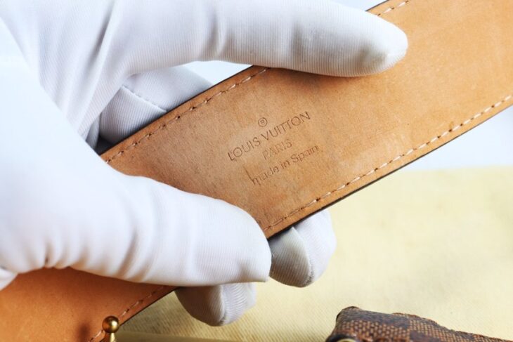 Thắt Lưng Nam : Louis Vuitton Da Carô đặc trưng LV Chính Hãng – full túi đựng…