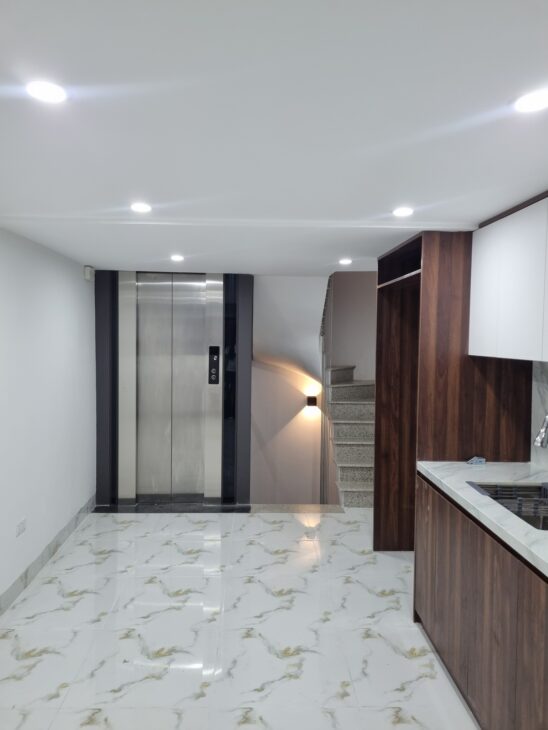 Cần bán nhà Trung Liệt 27m 6 tầng thang máy, hơn 10 tỷ