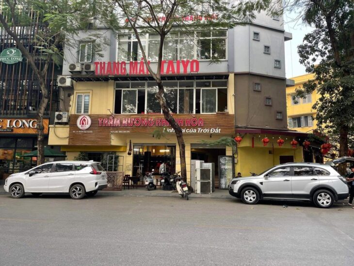 Cho thuê nhà mặt phố Nguyễn Gia Thiều,Hoàn Kiếm 80M2 mặt tiền 9m,giá thuê 35tr/th