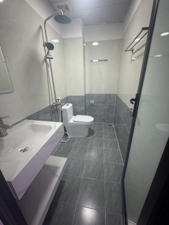 NHÀ MỚI – NGÕ THÔNG Ô TÔ GẦN- THANG MÁY XỊN XÒ