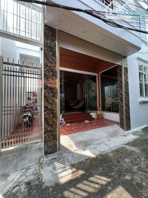 Bán nhà Xuân Phương, Nam Từ Liêm, 64m², 3 tầng, mặt tiền 8m, giá 11.75 tỷ