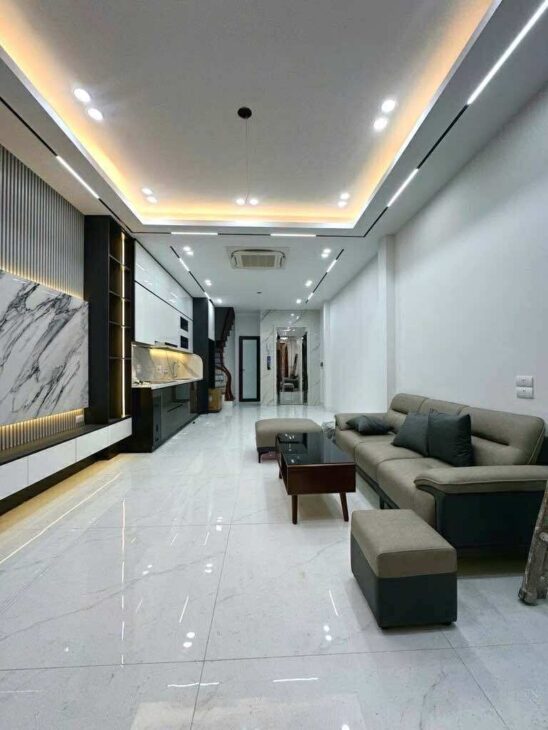 Siêu Phẩm Hai Bà Trưng, 50m 5 Tầng Mới Tinh, Ô Tô Đỗ Cổng, Thang Máy Nhập Khẩu Giá Đẹp