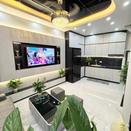 TT Hai Bà Trưng, Nhà Đẹp Ở Ngay, Ô Tô Đỗ Cổng, Ngõ Thông Gần Phố Nhỉnh 6 Tỷ