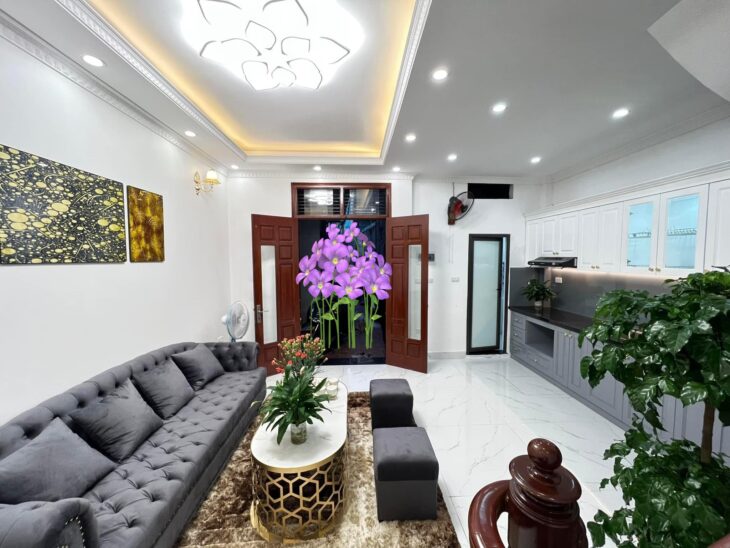 Bán căn nhà cuối cùng tại Bồ Đề, 38 m x4 tầng, 2 mặt thoáng, Giá 5.35 tỷ chủ thiện chí